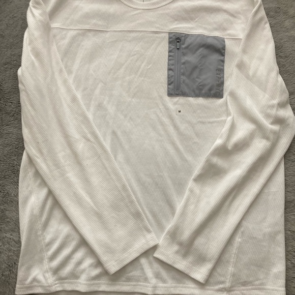 Men’s long sleeve moisture wicking Tshirt - Picture 3 of 3